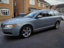 Volvo V70 SE-LUX Auto diesel with only 1 previous keeper.