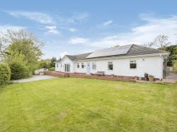4 bed detached bungalow for sale in 38 High Street, Bawtry, Doncaster