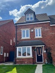 4 bed semi-detached house to rent in 113 Hallowmoor Road, Sheffield